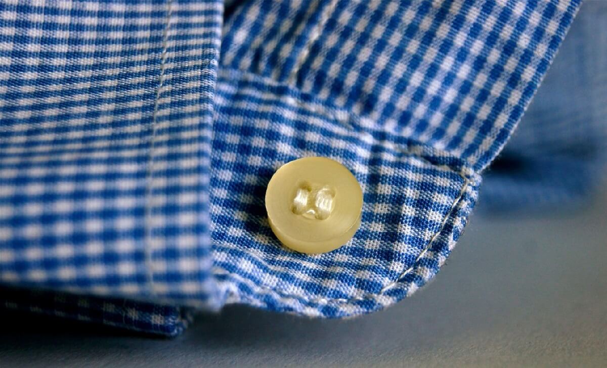 Как украсить одежду с помощью пуговиц
